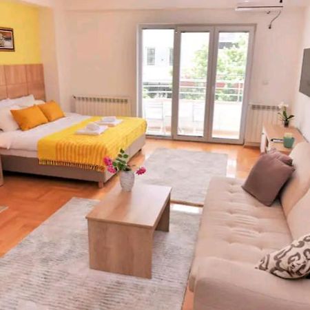 Milica Apartments Скопье Экстерьер фото