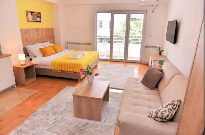 Milica Apartments Скопье Экстерьер фото