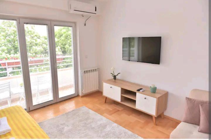 Milica Apartments Скопье Экстерьер фото